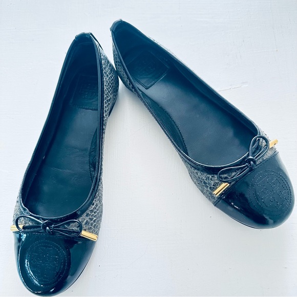 Tory Burch black snake print ballerinas size 6M - Picture 2 of 11